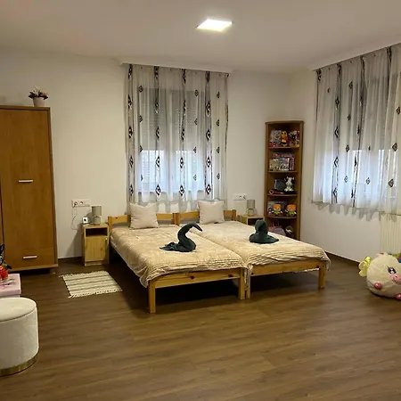 Toth Vendeghaz Апартаменты *