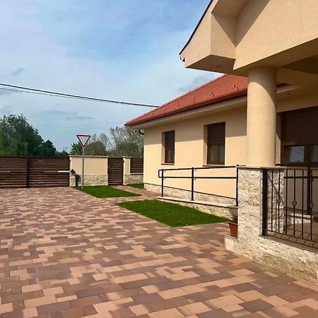 Tóth Apartamento Nagykallo